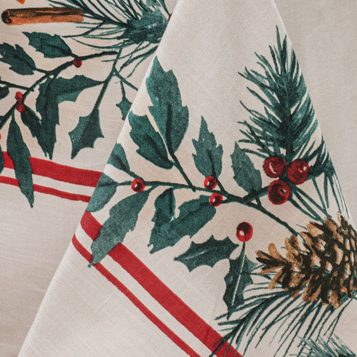 Christmas Festive Evergreen 100% Cotton Tablecloth 150 x 230 cm