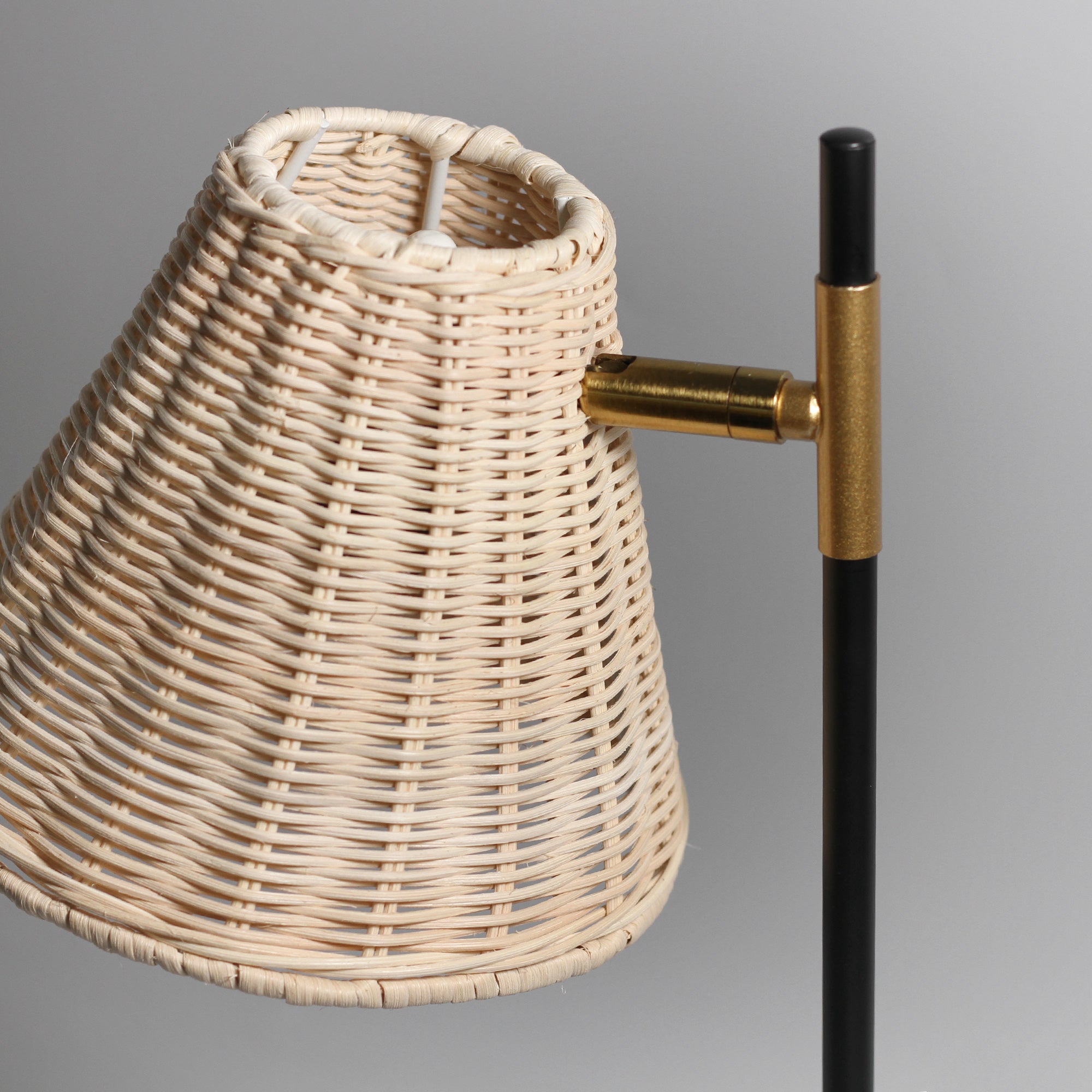 Rattan Shade Table Desk Lamp